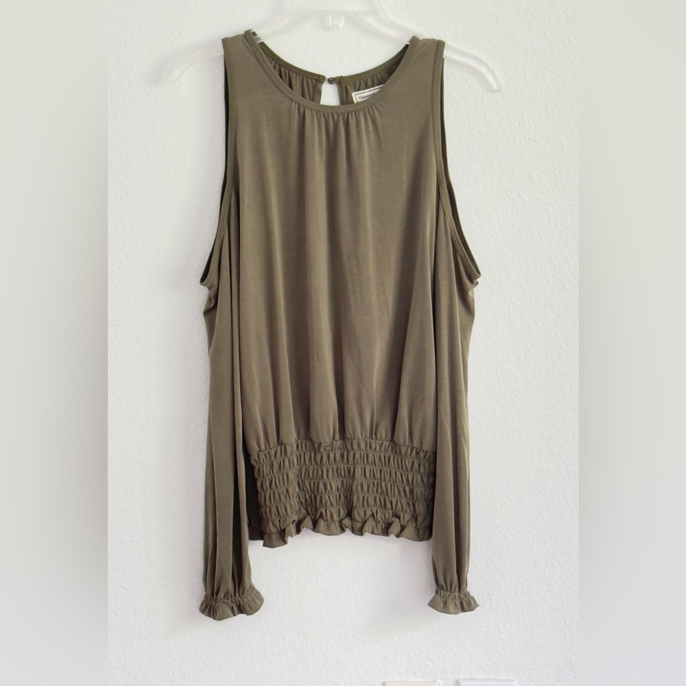 Abercrombie & Fitchburg long sleeve, open shoulders blouse, size M